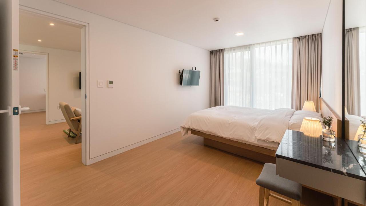Albescent Poolvilla Gyeongju Exterior photo